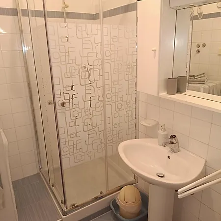 App Karmen With Privat Parking