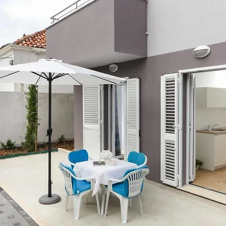 App Karmen With Privat Parking *