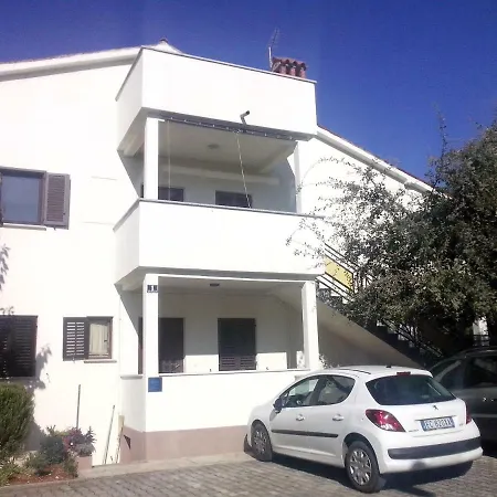 App Karmen With Privat Parking Lejlighed