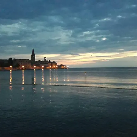 App Karmen With Privat Parking Poreč