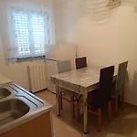 App Karmen With Privat Parking Apartman *