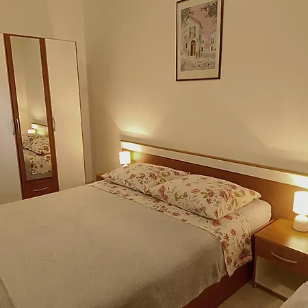 Appartamento App Karmen With Privat Parking Porec