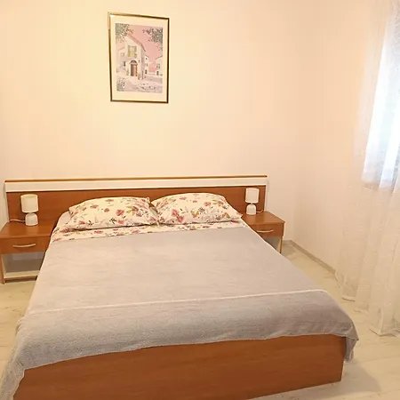 Διαμέρισμα App Karmen With Privat Parking *