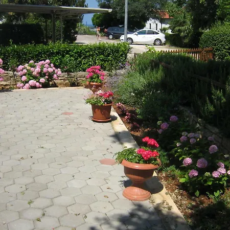 App Karmen With Privat Parking Διαμέρισμα