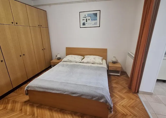 App Karmen With Privat Parking Porec