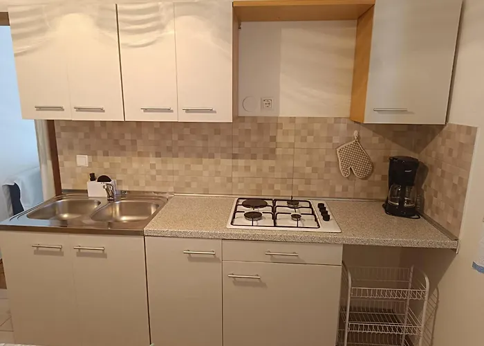 App Karmen With Privat Parking *